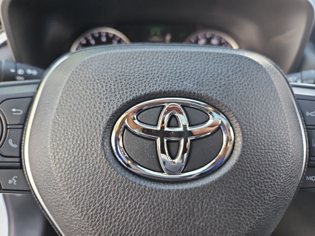 Vehicle image 25 of 30