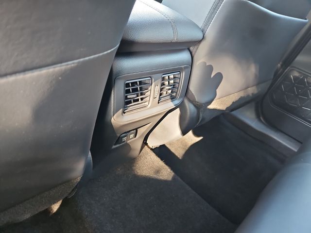 Vehicle image 16 of 30