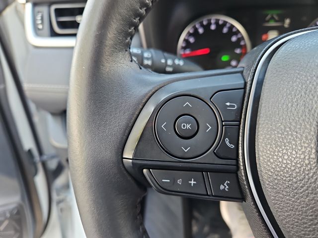 Vehicle image 26 of 30