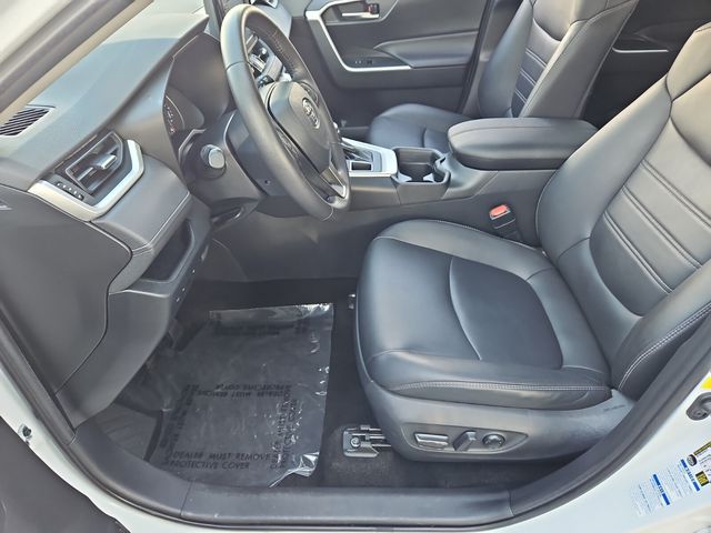 Vehicle image 10 of 30
