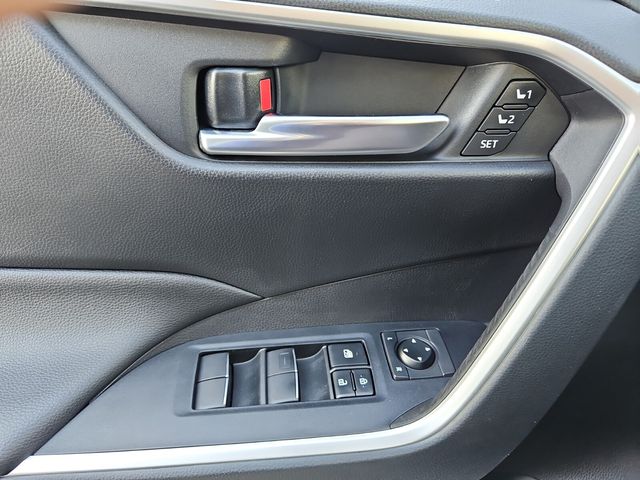 Vehicle image 29 of 30