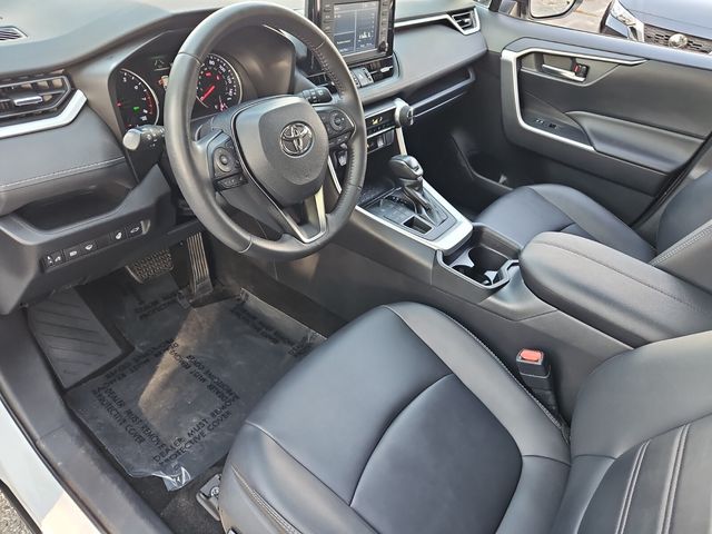 Vehicle image 11 of 30