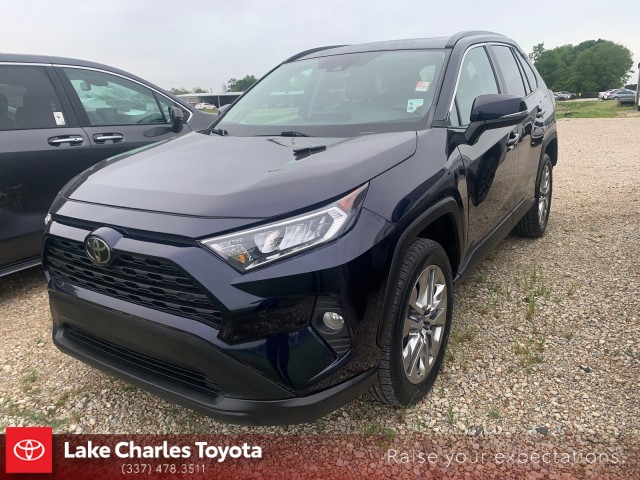 Vehicle image 2 of 21