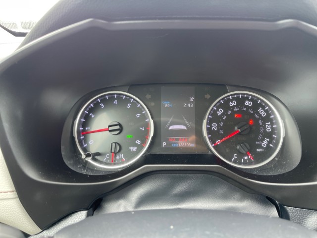 Vehicle image 15 of 21