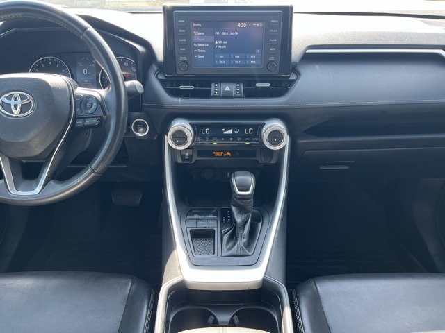 Vehicle image 26 of 35