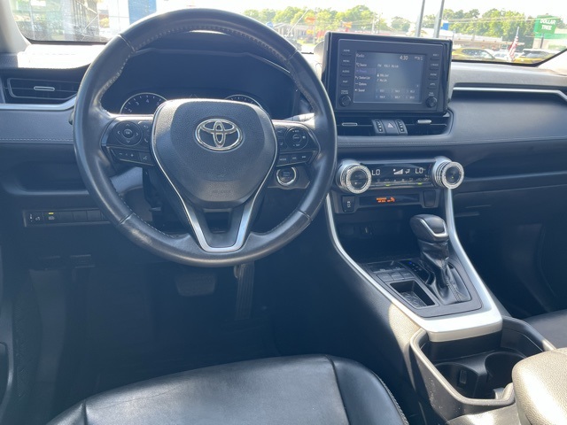 Vehicle image 18 of 35