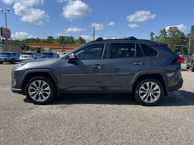Vehicle image 8 of 35