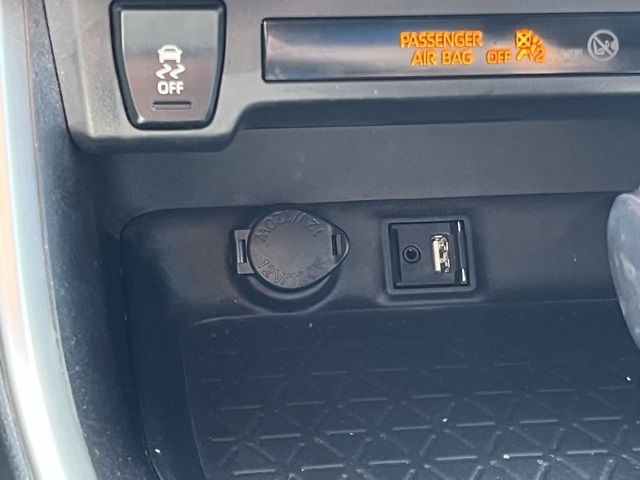Vehicle image 30 of 35