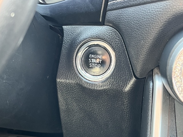 Vehicle image 25 of 35