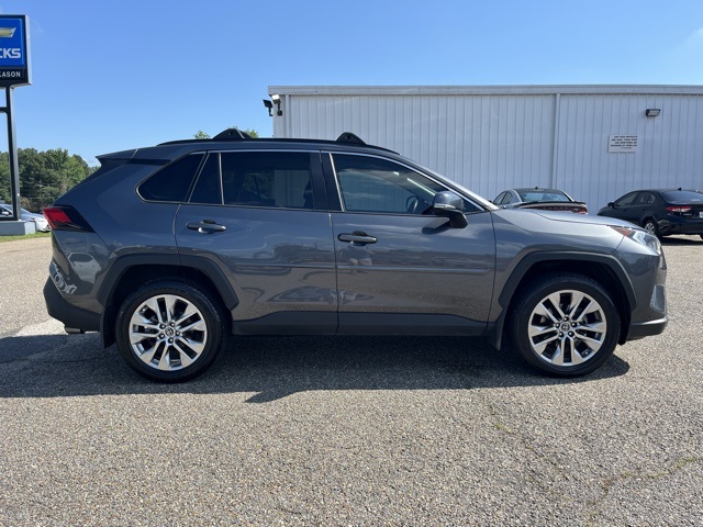 Vehicle image 4 of 35