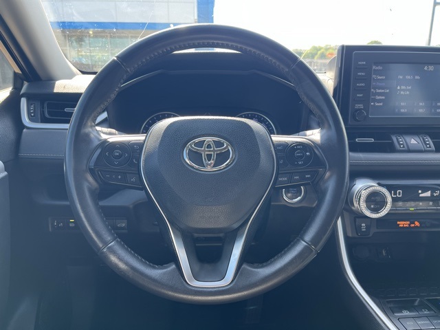 Vehicle image 19 of 35