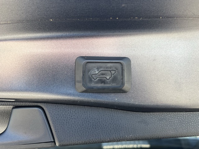 Vehicle image 12 of 35