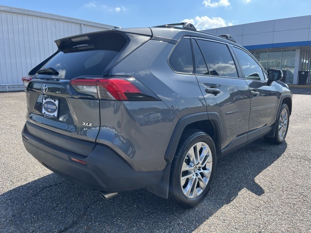 Vehicle image 5 of 35