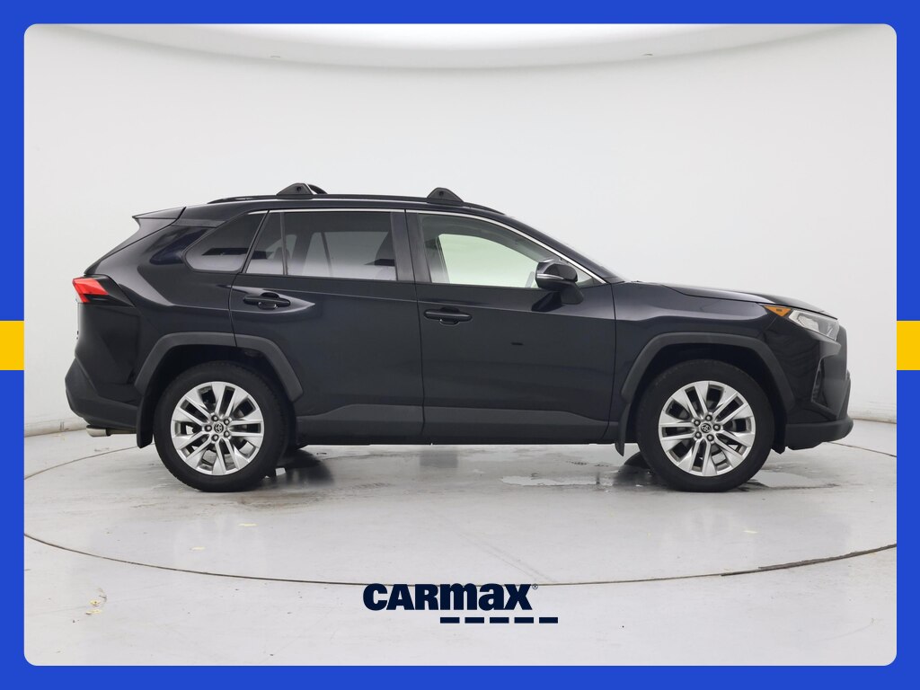 2019 Toyota RAV4 XLE Premium Image 3 of 21