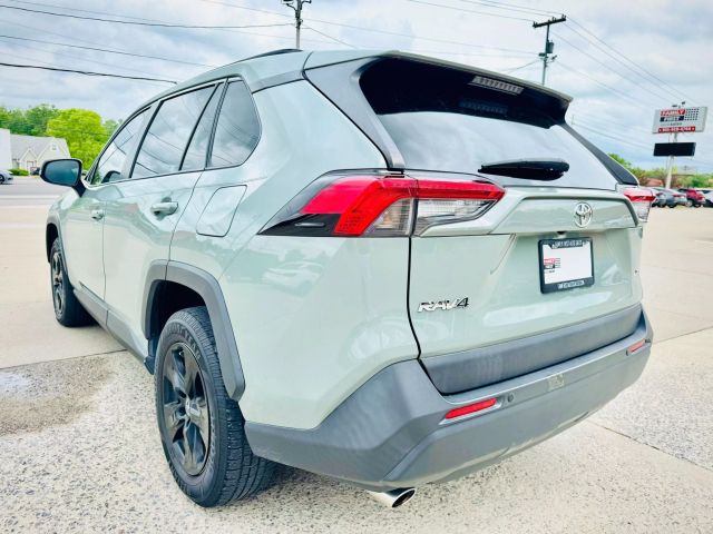 Vehicle image 7 of 31