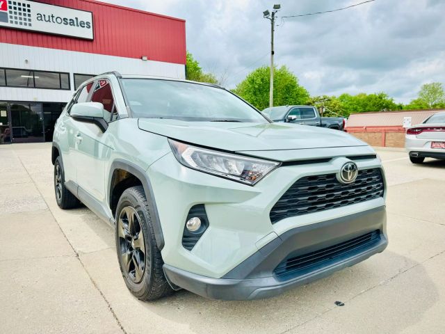 Vehicle image 4 of 31