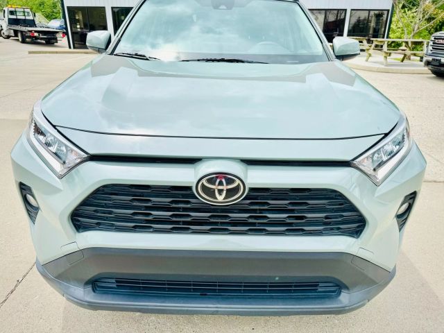 Vehicle image 3 of 31