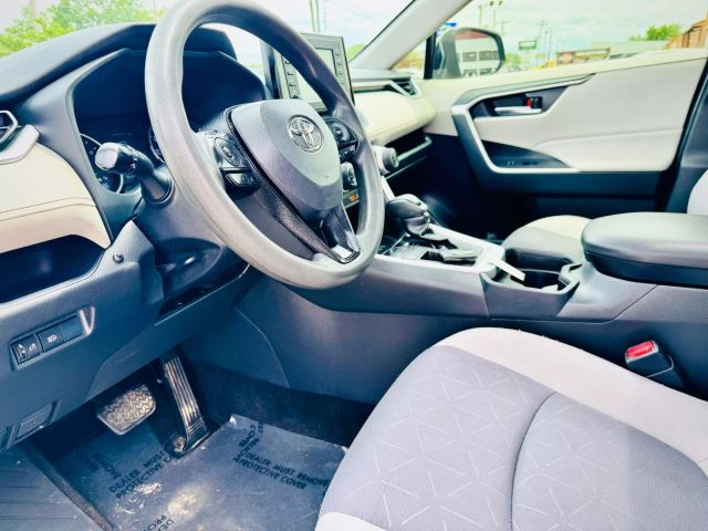 Vehicle image 27 of 31