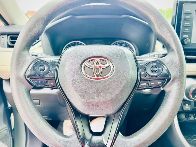 Vehicle image 20 of 31