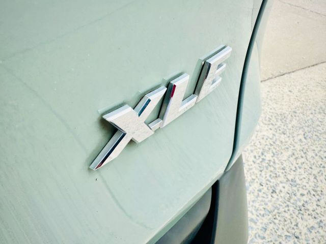 Vehicle image 12 of 31