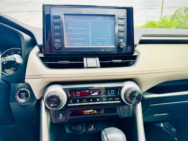 Vehicle image 26 of 31
