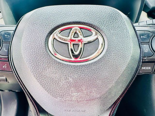Vehicle image 18 of 31