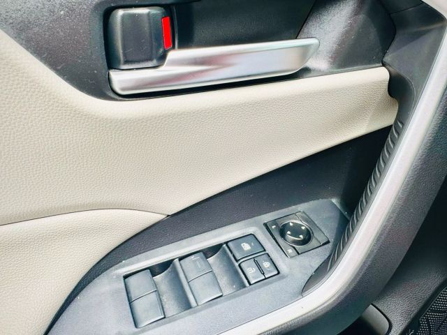 Vehicle image 15 of 31