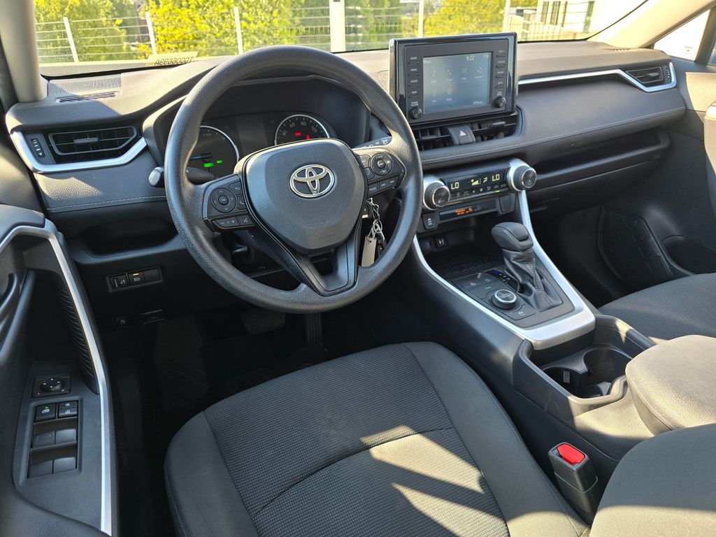 Vehicle image 20 of 31