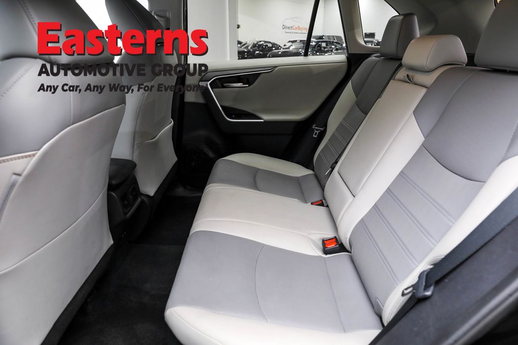 2019 Toyota RAV4 Hybrid Limited Image 44 of 62