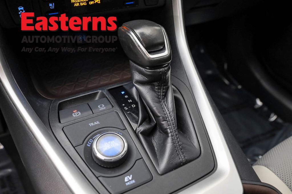 2019 Toyota RAV4 Hybrid Limited Image 50 of 62