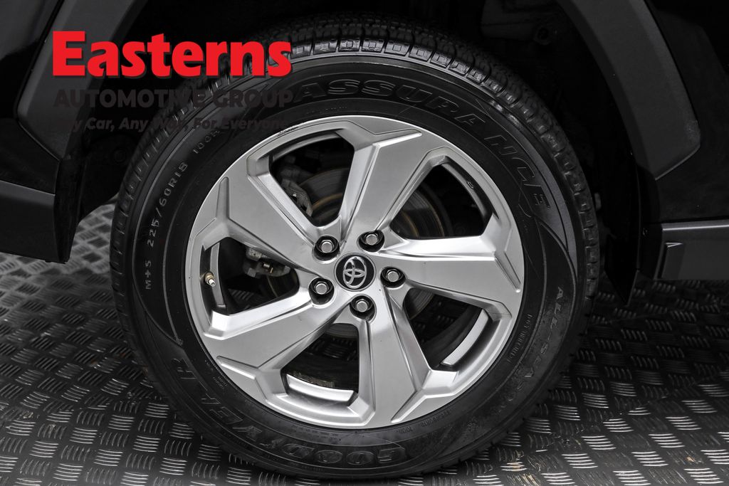 2019 Toyota RAV4 Hybrid Limited Image 38 of 62