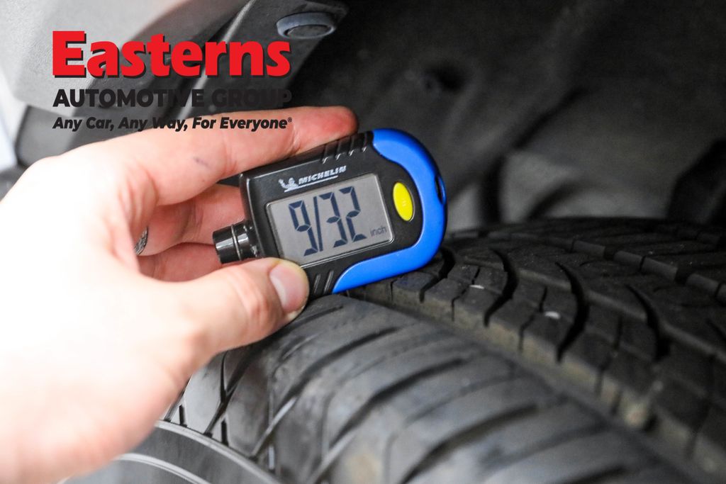 2019 Toyota RAV4 Hybrid Limited Image 51 of 62