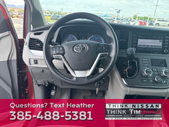 Vehicle image 11 of 16