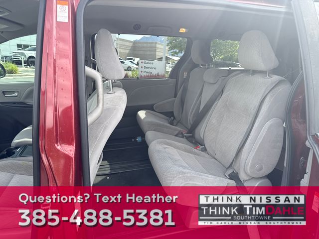 Vehicle image 15 of 16