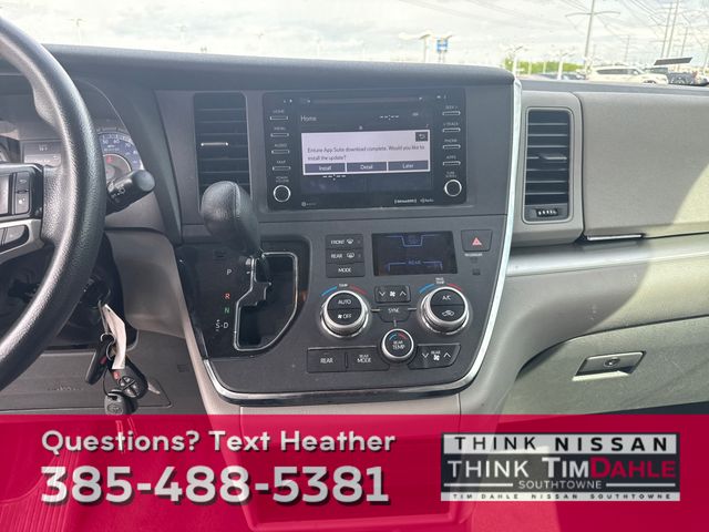 Vehicle image 14 of 16