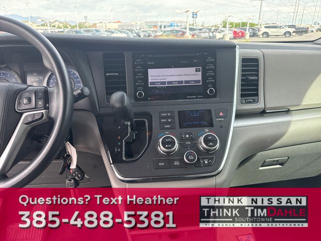 Vehicle image 13 of 16
