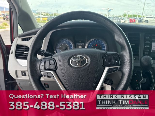 Vehicle image 12 of 16