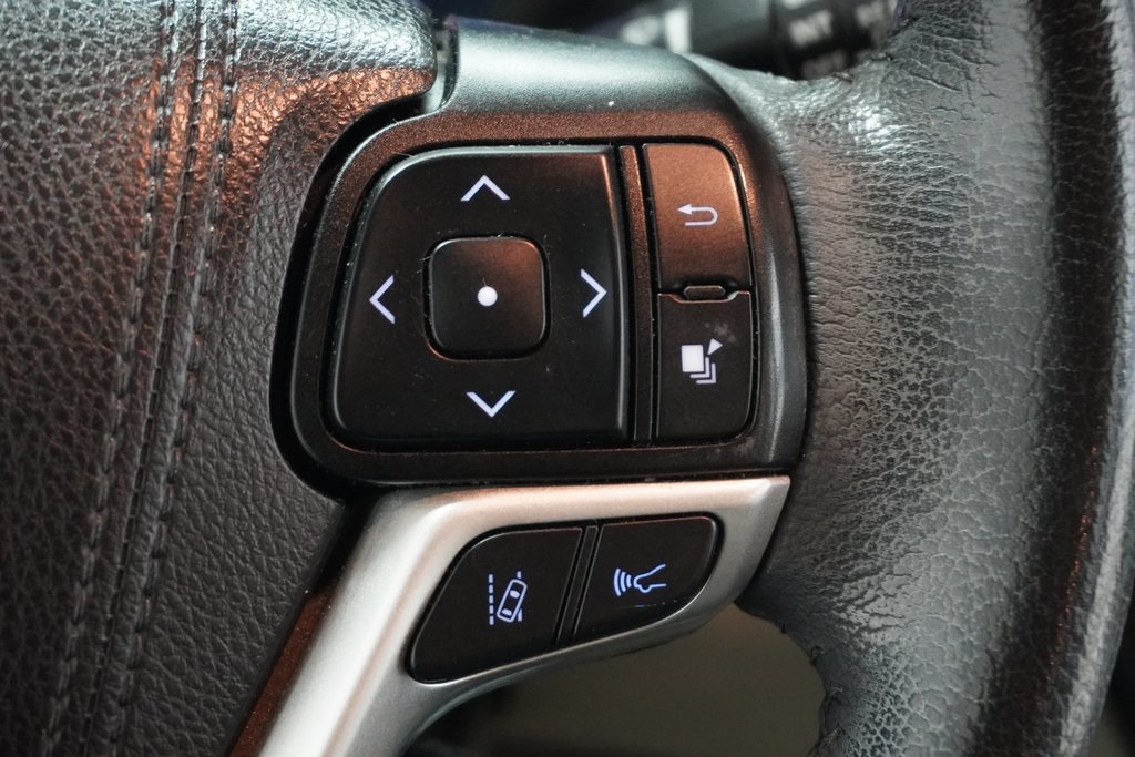 Vehicle image 22 of 37