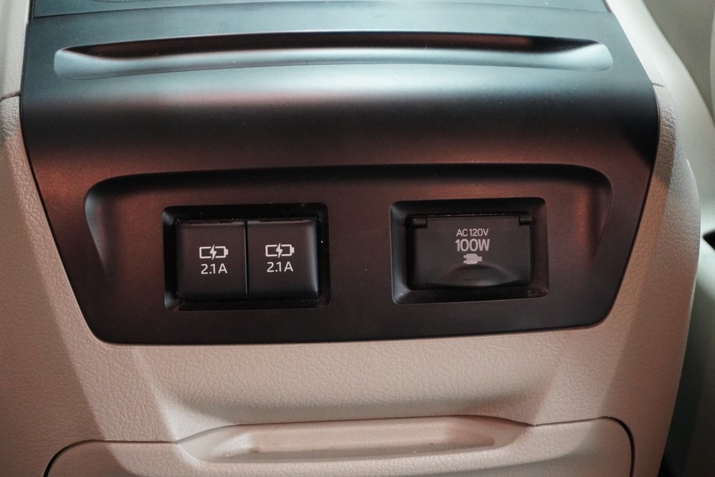 Vehicle image 34 of 37