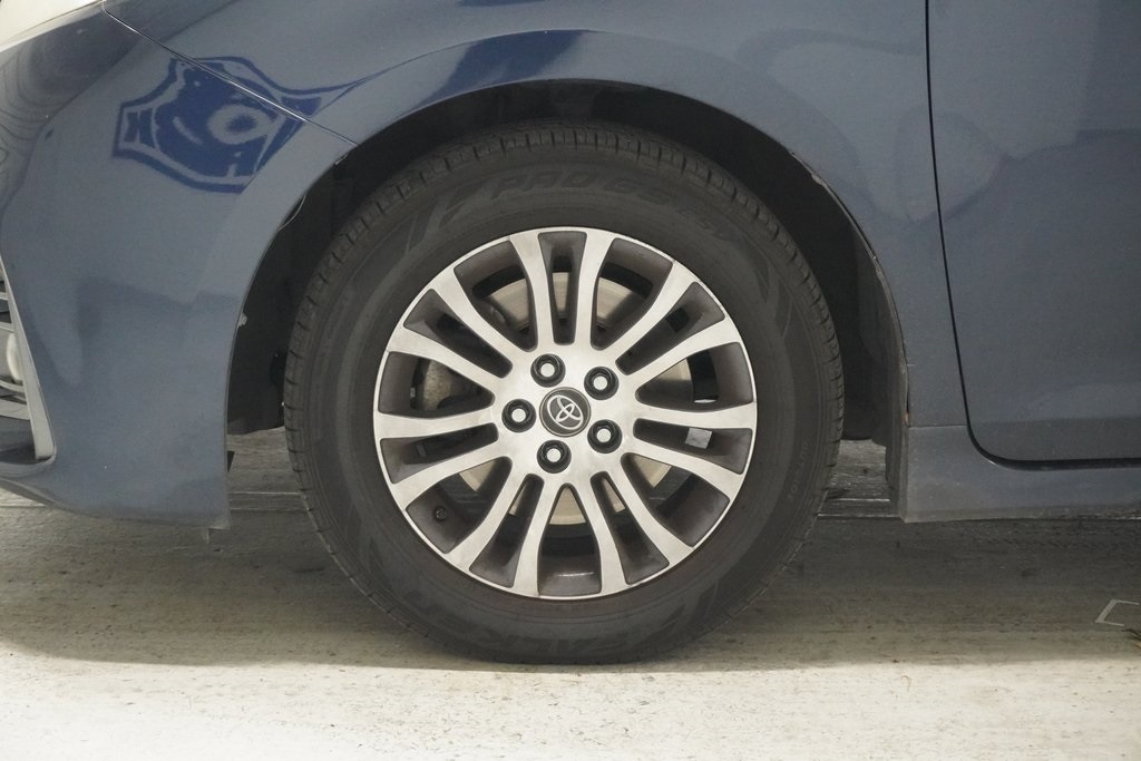Vehicle image 12 of 37