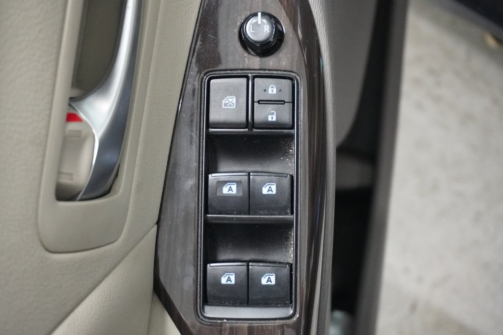 Vehicle image 14 of 37