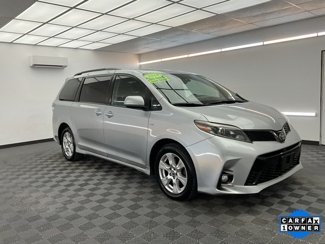 Vehicle image 4 of 33