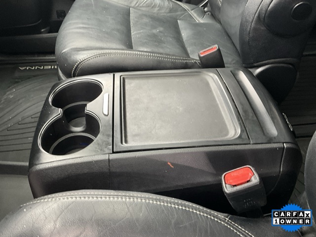 Vehicle image 24 of 33