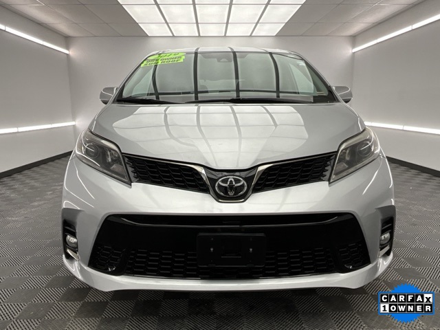 Vehicle image 2 of 33