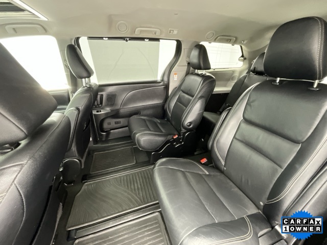 Vehicle image 11 of 33