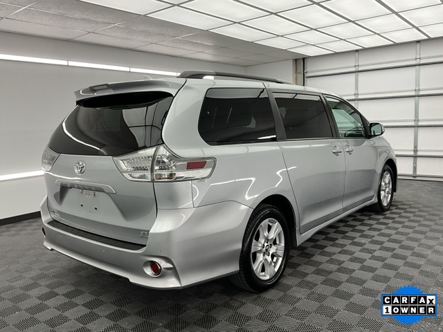 Vehicle image 5 of 33