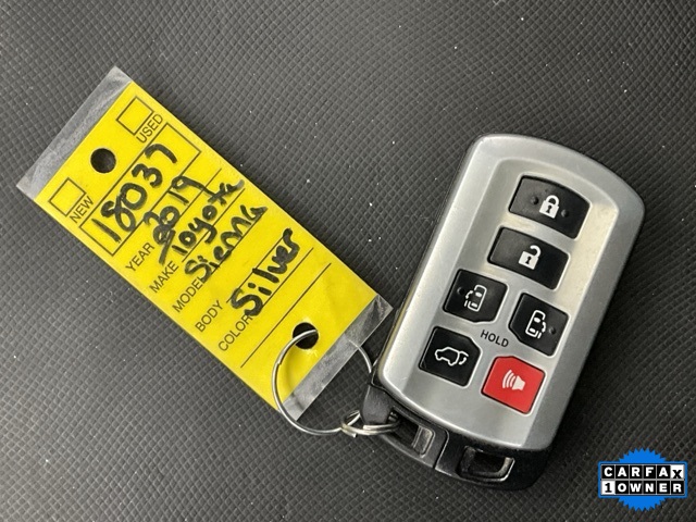 Vehicle image 32 of 33