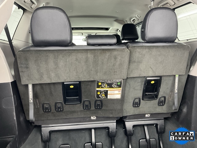 Vehicle image 25 of 33