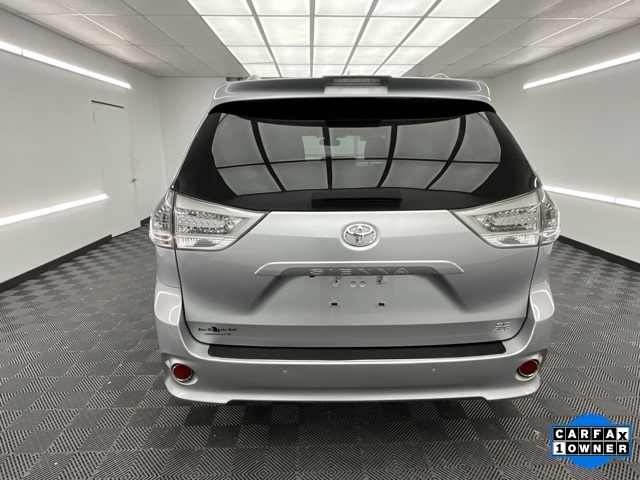 Vehicle image 3 of 33