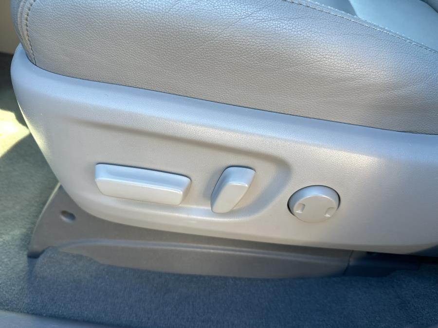Vehicle image 29 of 35